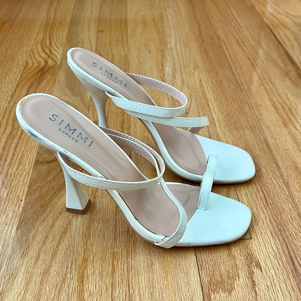 Simmi London white sandal women’s size 6